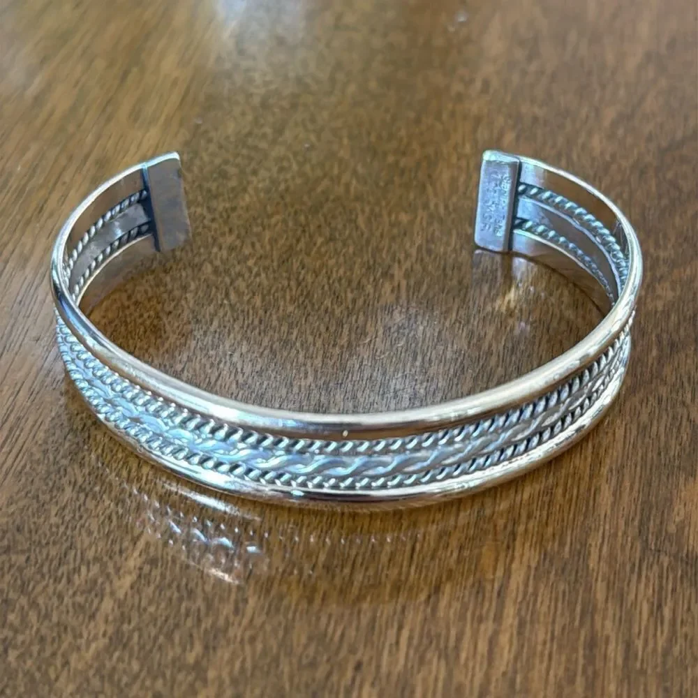 Tahe sterling silver bracelet